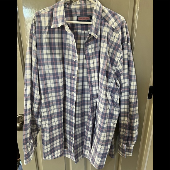 Vineyard vines button down - Picture 1 of 5